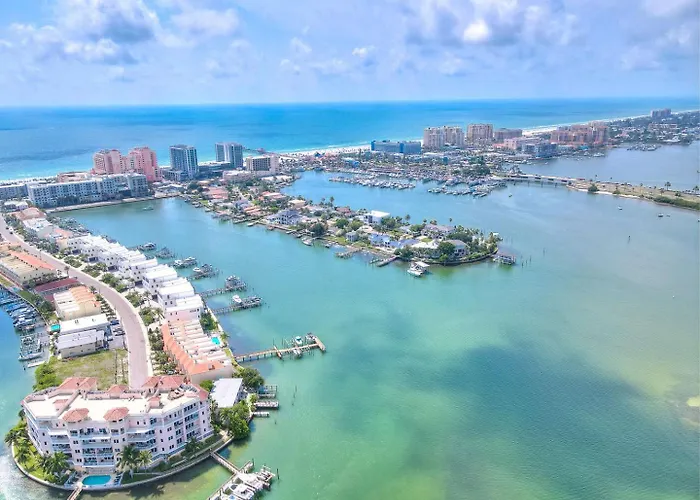 Bay Watch #3 ➠ Waterfront Views • 10-Min Walk To Beach • Free Parking * Clearwater Beach