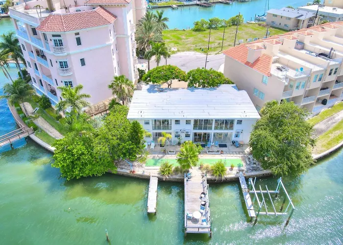 Bay Watch #3 - Weekly Apartment